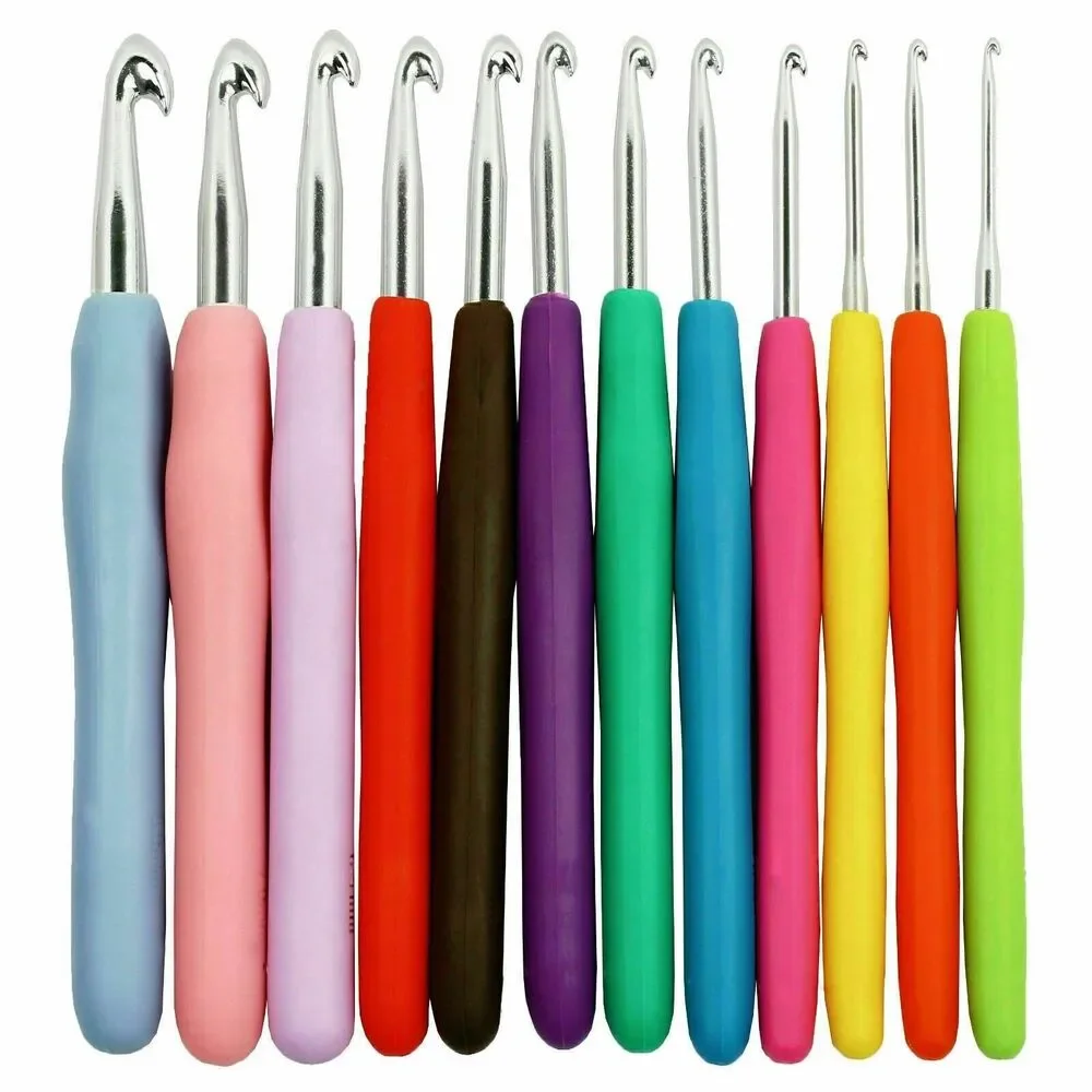 Crochet Hooks Soft Handle Ergonomic Rubber Grips Aluminum Needles 12-Pc Gift NEW